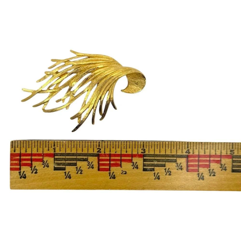 Monet vintage brooch